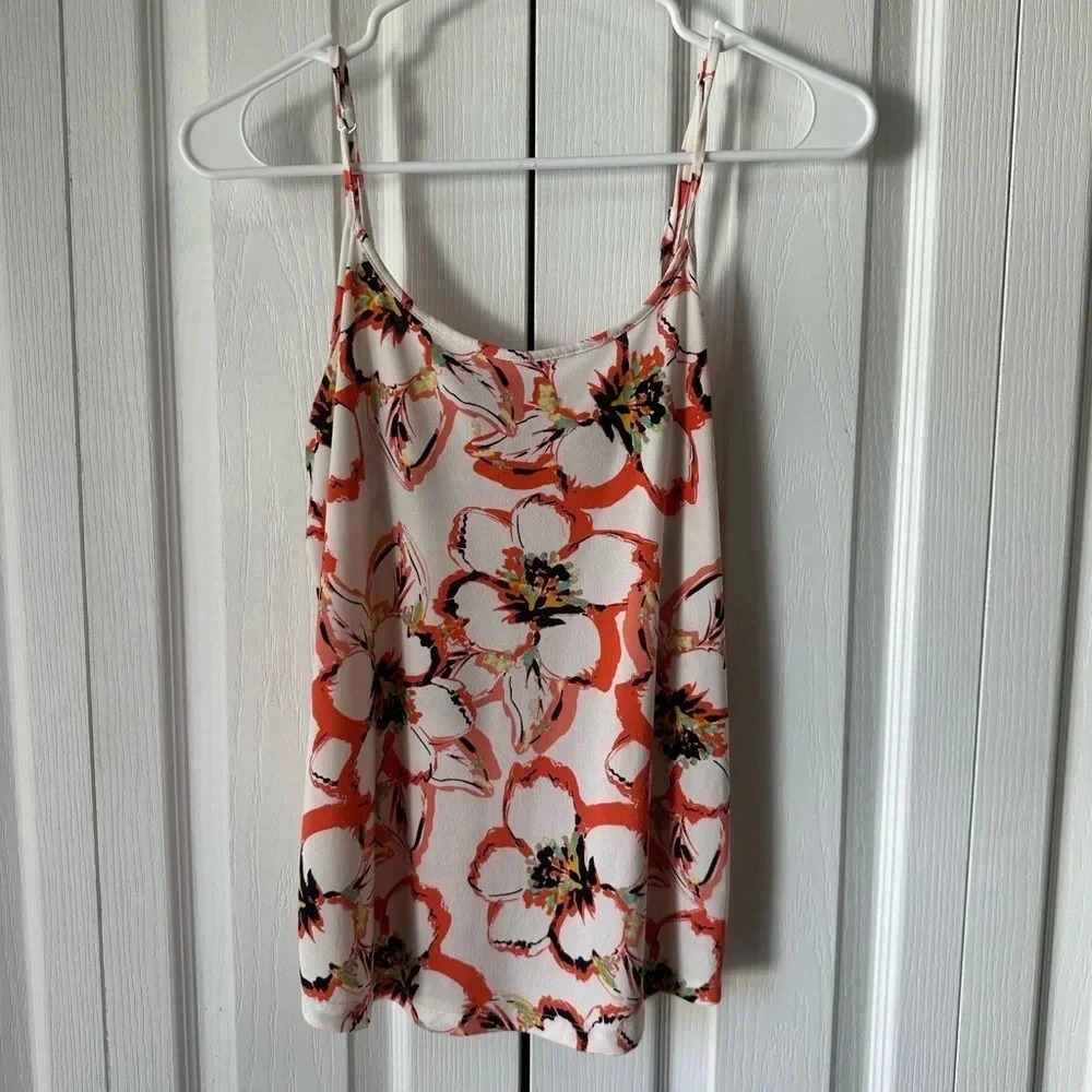 The Limited Size Small White Flower Cami